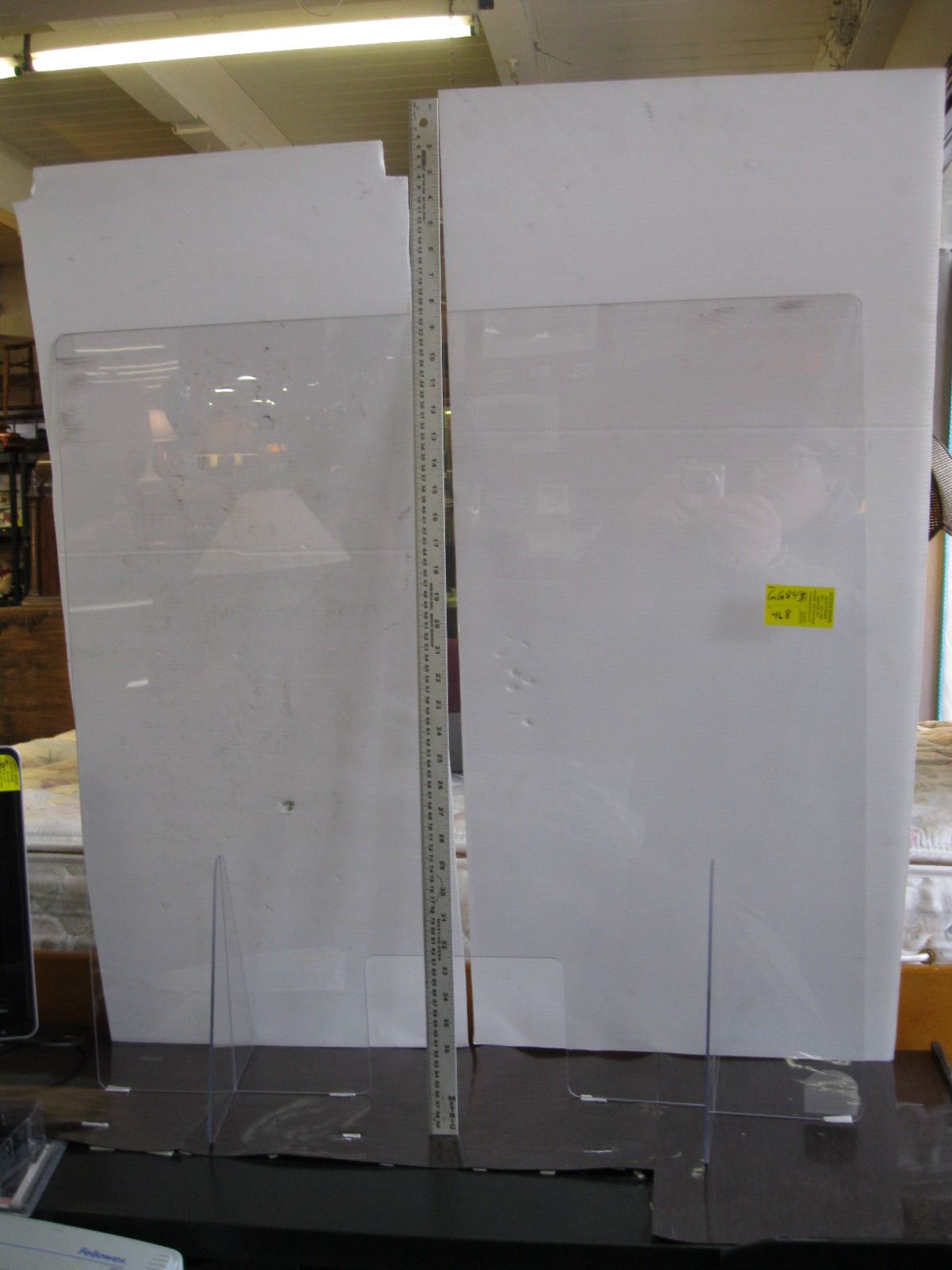 PLEXIGLASS COUNTER SCREEN - Dodds Auction