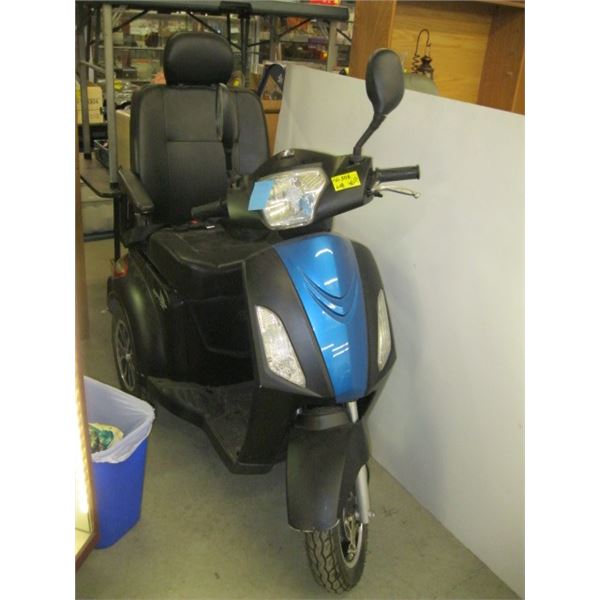 PRIDE 3 WHEEL RAPTOR ELECTRIC SCOOTER, BATTERY IS GOOD BUT WON'T RUN ...