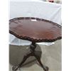 Image 4 : Vintage Tilt Top Wooden Table