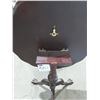 Image 6 : Vintage Tilt Top Wooden Table