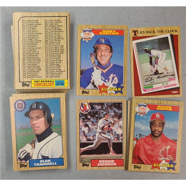 Topps 1997 Baseball Card Set +/ 200 cards