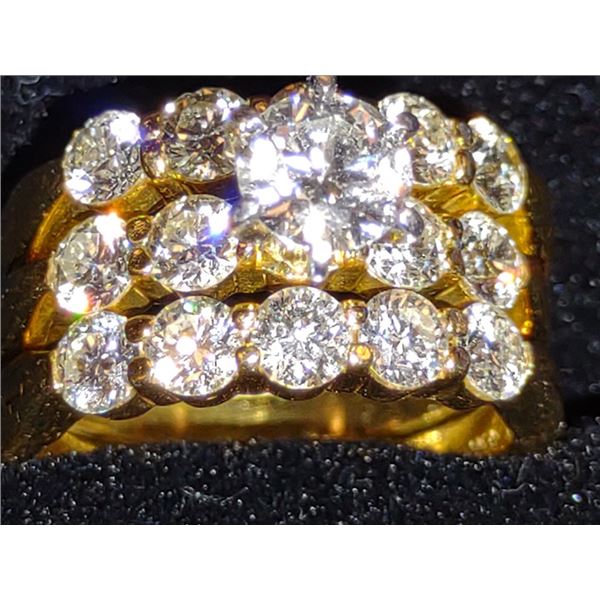 STUNNING 18K / 2.6 ct LADIES DIAMOND RING
