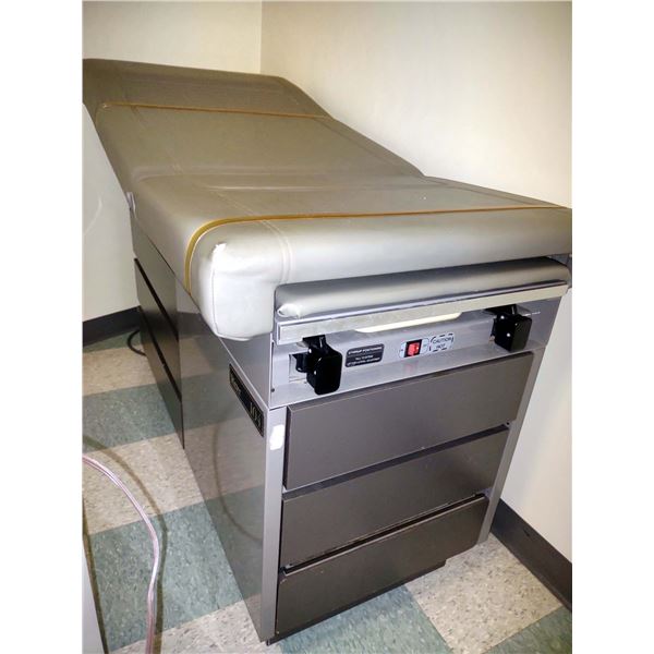 RITTER 104 MEDICAL EXAM TABLE, LIKE-NEW