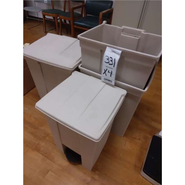 LOT OF RUBBERMAID WASTE BINS