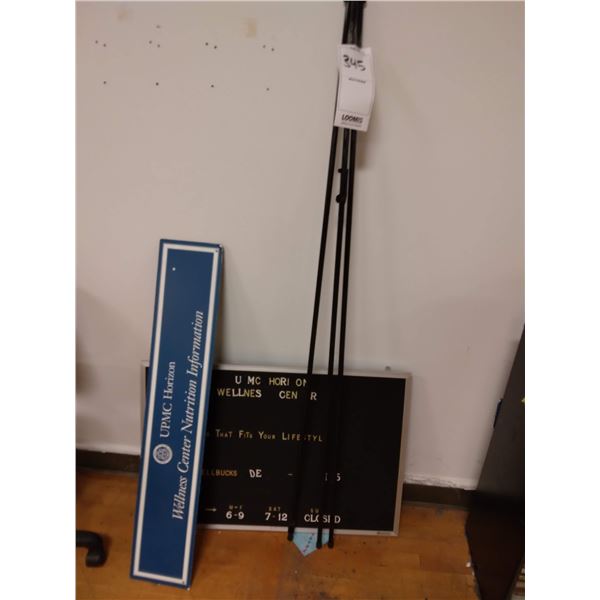 TRIPOD SIGN LOT