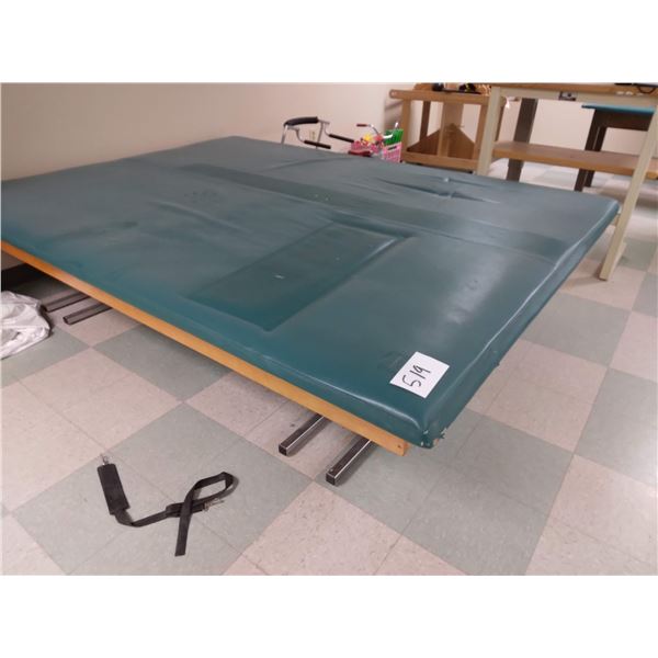 EXTRA LARGE MANIPULATION PHYSICAL THERAPY TABLE