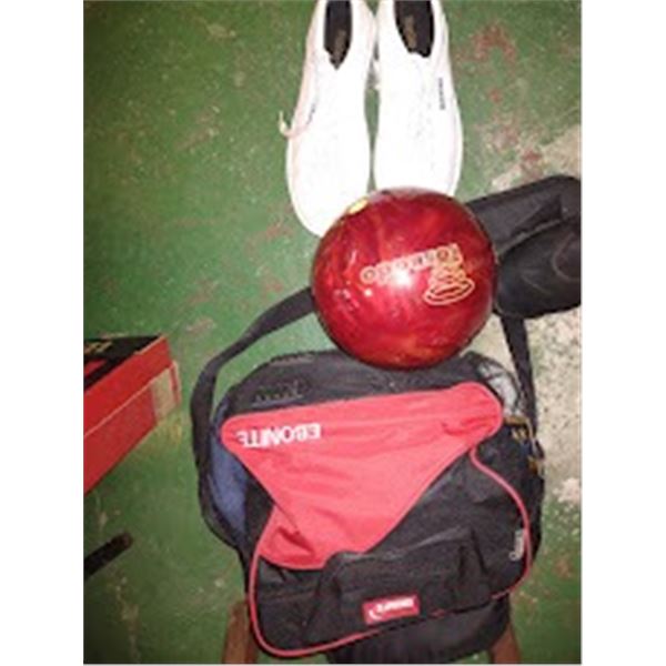 LIKE NEW BOWLING BALL , BAG & 10.5 SHOES