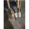 Image 2 : 2 SHOVELS, DOUBLE HEADED AXE, HOE AND HAMMER