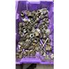 Image 8 : 3 TRAYS OF THREADED METAL PIPE