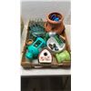 Image 2 : 2 BOXES OF GARDEN EDGING, SPRAY NOZZLES, WATERING CANS AND MORE