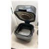 Image 8 : BOSCH COFFE MAKER, NUWAVE MULTICOOKER AND OSTER WAFFLE MAKER