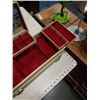 Image 8 : JEWELRY BOX AND SMALL WEIGHT SET