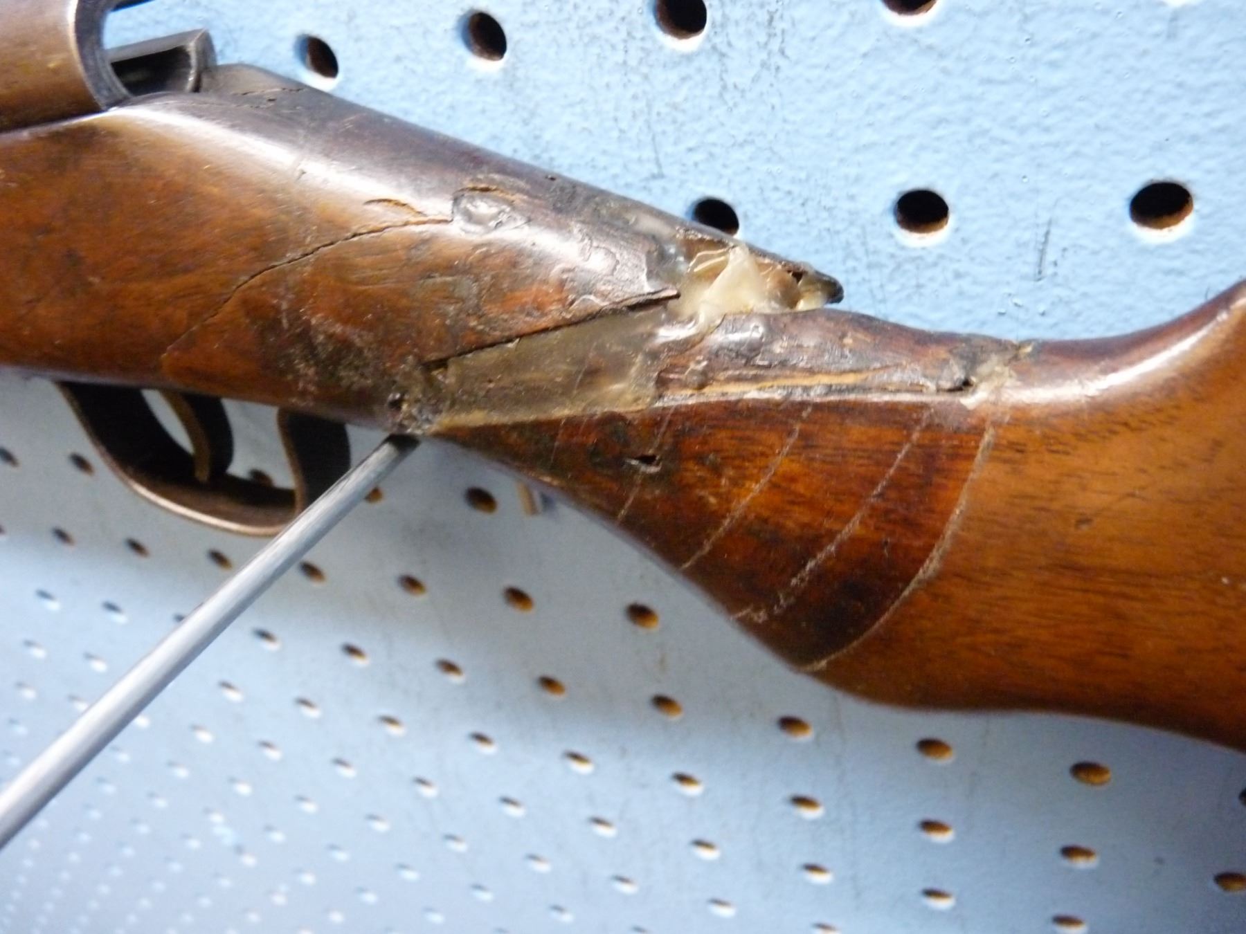 COOEY , Canuck , caliber 22 long rifle, no bolt , Something is wedged ...