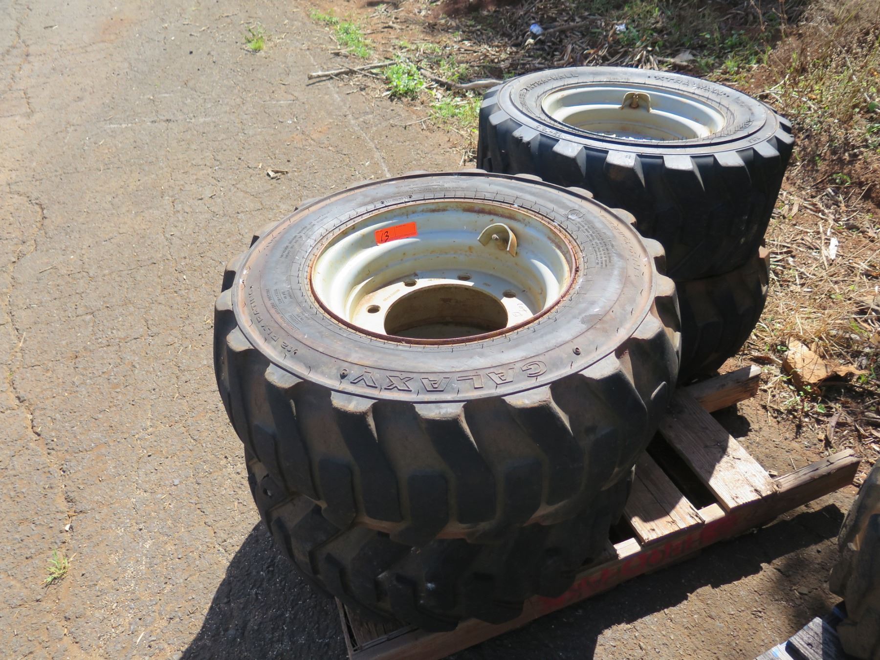 thumbnail image 2 of Galaxy XD2010 Skid Steer Tire – 27x8.50-15, 8 Ply, R-4, John Deere Compatible, 111142 2 of 5