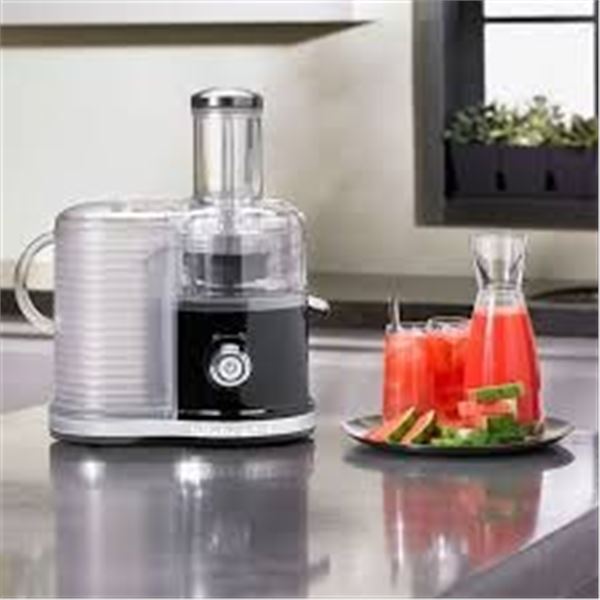 New Kitchen Aid easy clean juicer (new in box)