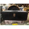 Image 1 : Group of 4 assorted vintage cases