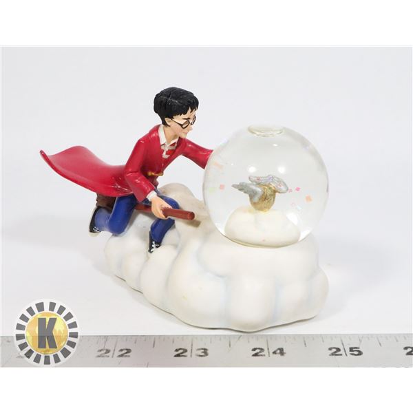 VINTAGE HARRY POTTER LICENSED MUSICAL SNOW GLOBE