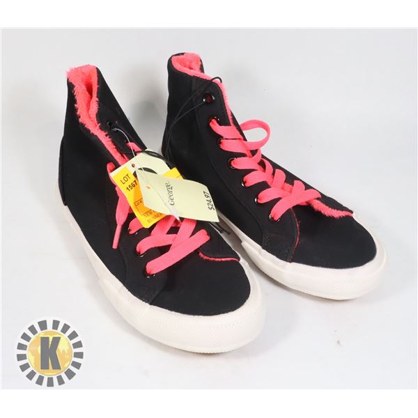 NEW GIRL'S SIZE 1 LINED HIGH TOP RUNNER