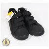 Image 1 : NEW BOY'S SIZE 13 CASUAL VELCRO SHOES