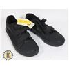 Image 1 : NEW BOY'S SIZE 1 CASUAL VELCRO SHOES