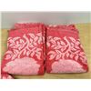 Image 4 : Vintage Pink Towel / Facecloth set (good overall condition)