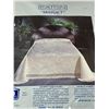 Image 1 : Eaton's Minuet 100% Cotton Double Bedspread - Looks new in packing