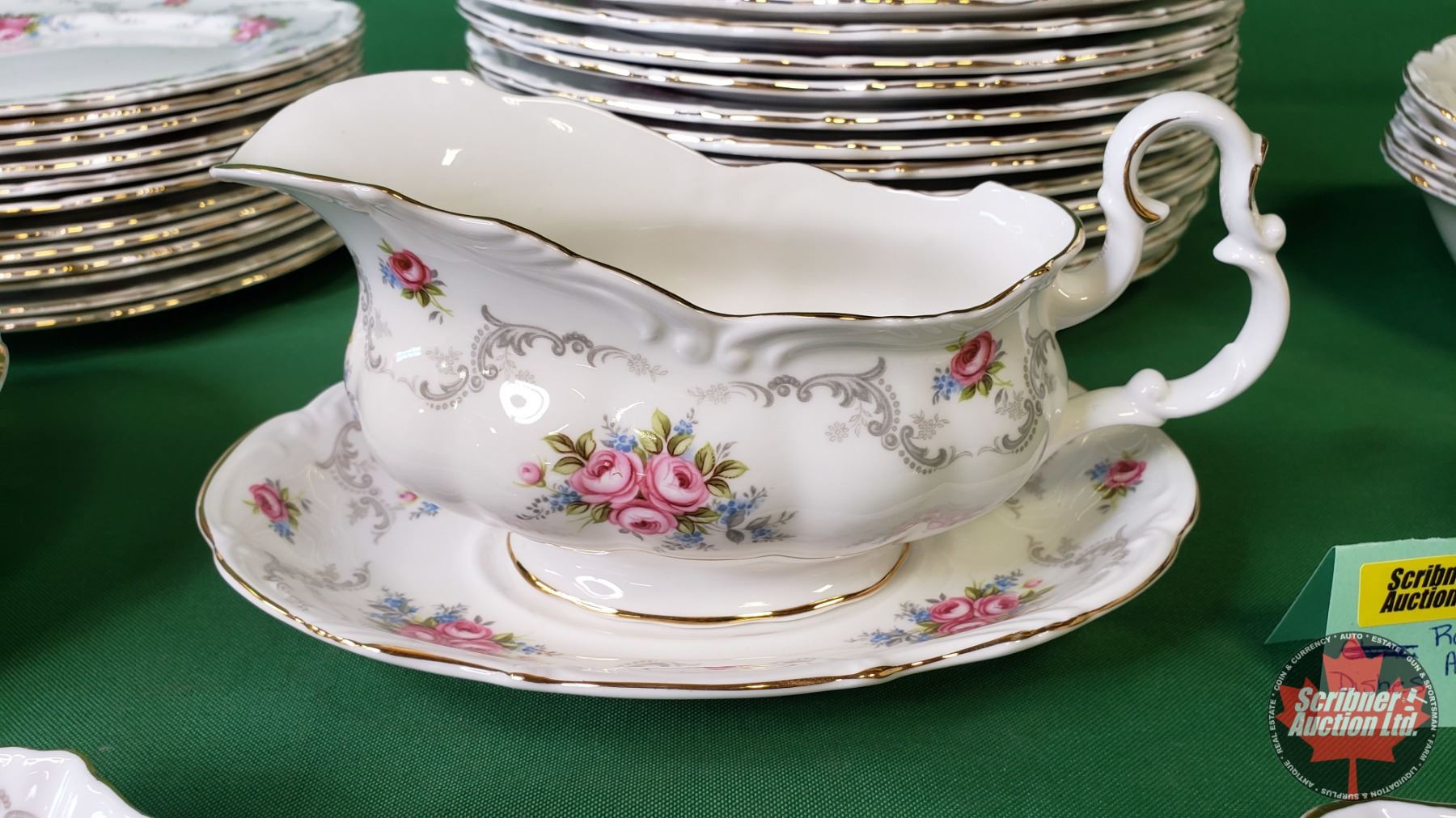 ROYAL ALBERT TENDERNESS BONE CHINA LARGE GRAVY BOAT AND 2 ROYAL ALBERT TENDERNESS BONE CHINA LARGE GRAVY BOAT AND 2