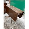 Image 1 : Antique table