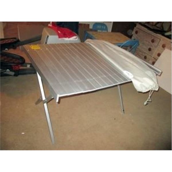 PC ALUMINUM FOLDING TABLE C/W TRAVEL CARRY BAG