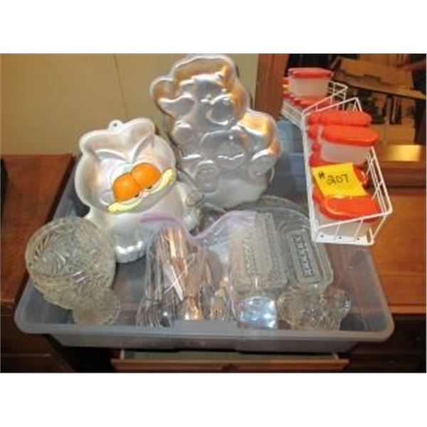 GARFIELD & CARE BEARS CAKE PANS, QUANTITY OF CUTLERY,