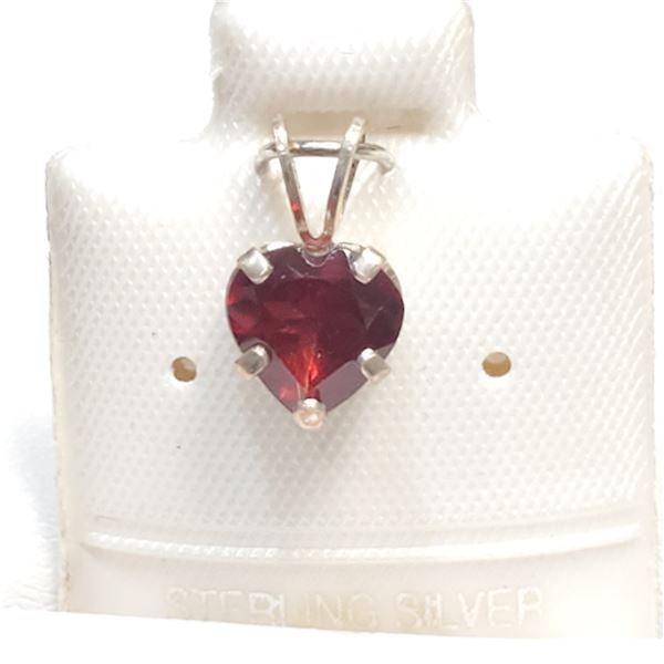 SILVER GARNET PENDANT