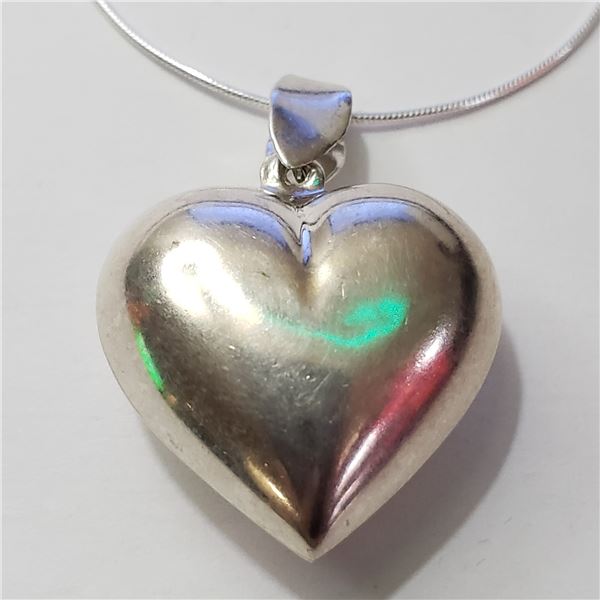 SILVER HEART SHAPED NECKLACE