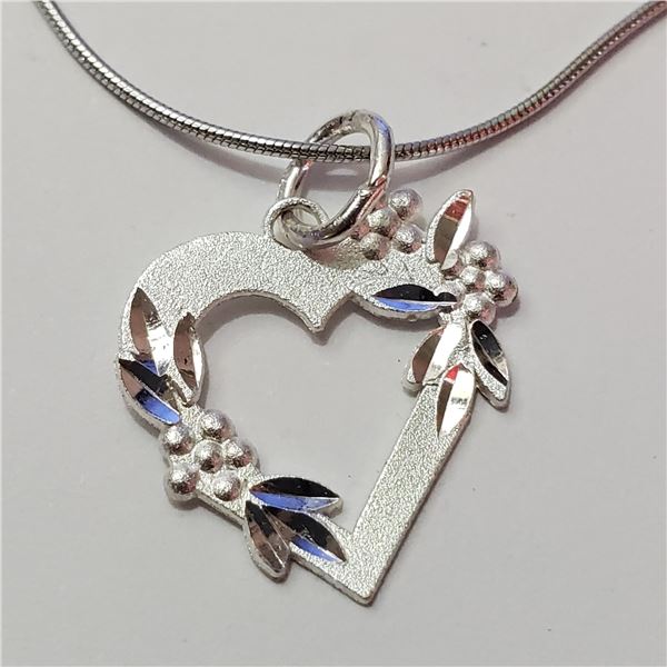 SILVER HEART SHAPED NECKLACE