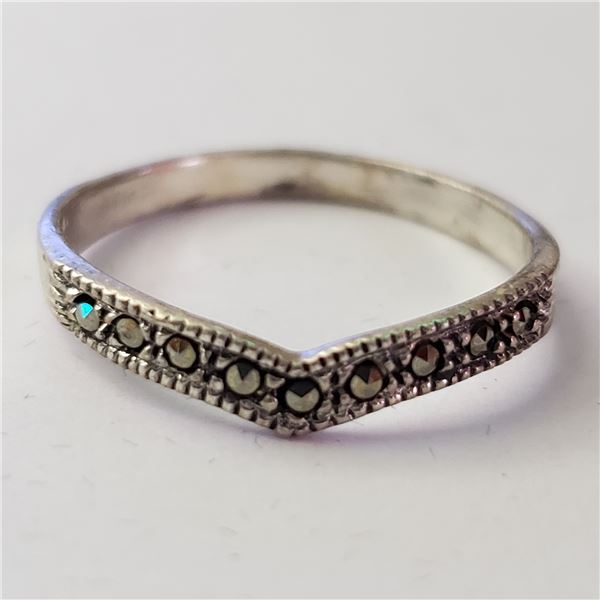 SILVER MARCASITE RING SIZE 7