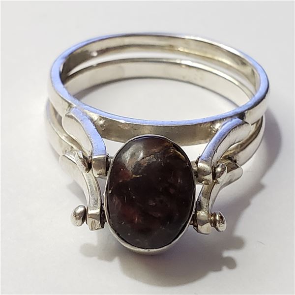 SILVER GEMSTONE RING SIZE 8