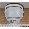 Image 3 : Porcelain Botanical Basket by Y'ohta signature - Vintage