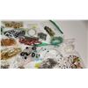 Image 5 : Lot of vintage Costume Jewellery