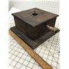 Image 2 : ANTIQUE BUSY BEE PHONOGRAPH INCOMPLETE