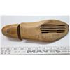 Image 4 : Vintage Shoe Form - Wooden 1970's Farmhouse Décor