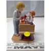 Image 1 : Treasured Memories "Be my Valentine" in original box