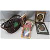 Image 1 : 1 Basket of 4 gardening books + 2 frames with SK wild flowers