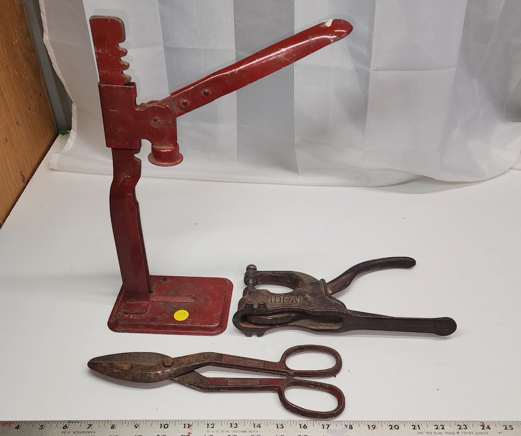 Vintage riveter, Bottle capper & Steel scissors - Schmalz Auctions