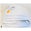 Image 1 : PAIR OF WHITE CURTAIN PANELS