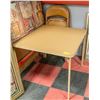 Image 1 : FOLDING CARD TABLE WITH 4 CHAIRS 33" X 33" X 27"