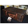 Image 2 : KIM SEYBERT PICNIC BASKET W/CONTENTS