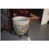 Image 2 : CHINESE FAMILLE NOIR PORCELAIN FISH BOWL ON STAND, DRAGON & FLORAL MOTIF (20 1/2")
