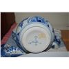 Image 2 : DELFT SHOES & VASE (4 PCS)