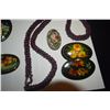 Image 4 : GARNET BEAD NECKLACE, MICROMOSAIC & RUSSIAN LACQUER BROOCHES (7 PCS)