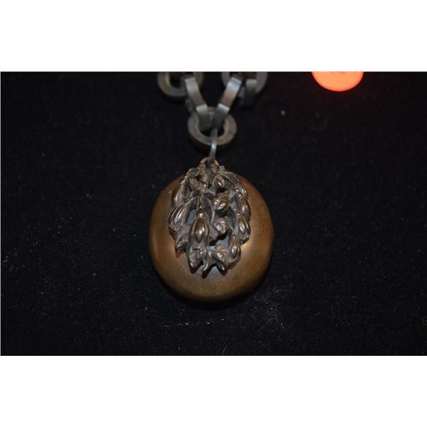 MOURNING JEWELRY LOCKET