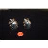 Image 3 : MEXICAN STERLING SIESTA POSE SALT & PEPPER SHAKERS (PUEBLOS W/SOMBREROS); SIGNED SANBORNS (61 G)
